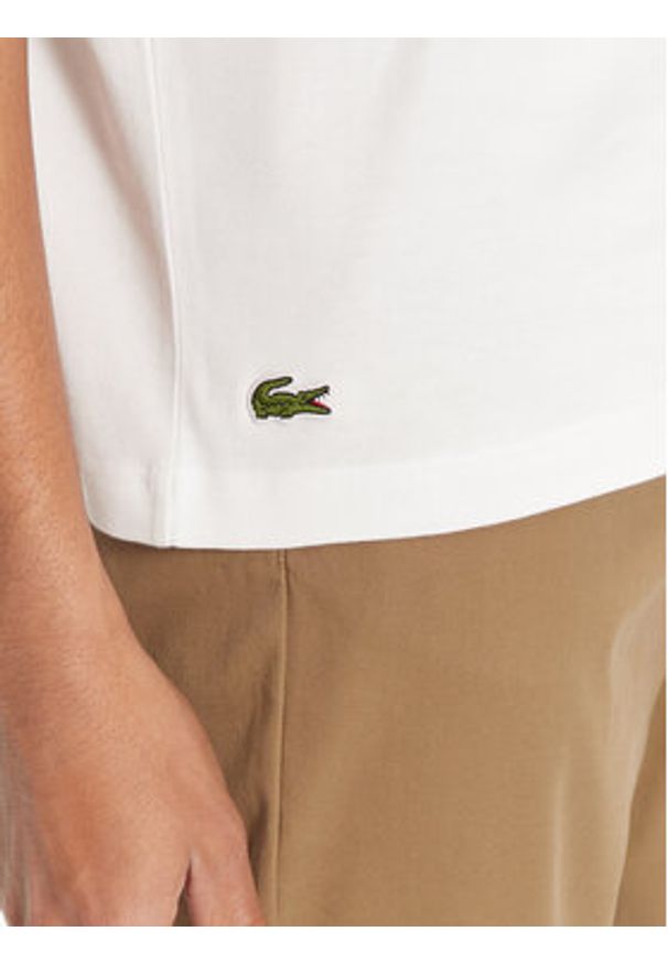 Lacoste T-Shirt TH2806 Biały Regular Fit. Kolor: biały. Materiał: bawełna