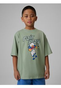 4f - 4F T-shirt loose z nadrukiem chłopięcy - miętowy 158 (12-13 lat). Okazja: na co dzień, na uczelnię. Kolor: turkusowy. Materiał: dzianina, materiał, dresówka, bawełna, skóra. Wzór: nadruk. Sezon: lato. Styl: casual, sportowy #1