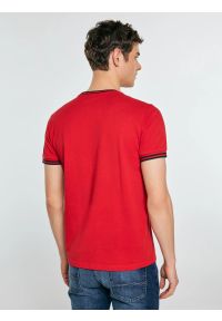 Big-Star - Koszulka męska z kontrastowym wykoŅczeniem czerwona Polias 603. Kolor: czerwony. Materiał: bawełna. Wzór: aplikacja, haft, ze splotem. Styl: elegancki, klasyczny, sportowy #6