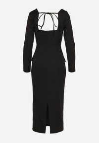 Born2be - Czarna Elegancka Sukienka Ołówkowa z Wiązaniem i Imitacją Kieszeni Tillirisa. Okazja: na co dzień, na imprezę, na spotkanie biznesowe. Kolor: czarny. Długość rękawa: długi rękaw. Typ sukienki: ołówkowe. Styl: elegancki #7