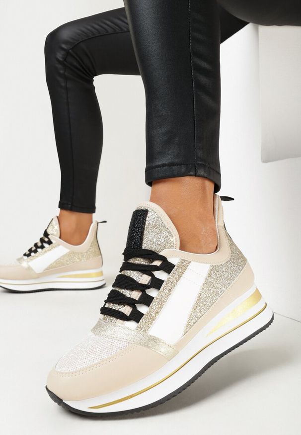 Born2be - Beżowe Sznurowane Sneakersy na Płaskiej Grubej Podeszwie z Brokatem Reyrel. Nosek buta: okrągły. Kolor: beżowy. Materiał: materiał. Wzór: aplikacja. Obcas: na płaskiej podeszwie