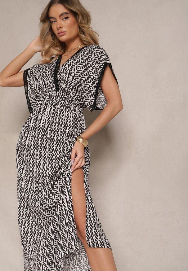 Renee - Czarno-Biała Sukienka Rozkloszowana z Bawełny Wykończona Koronką Lanadria. Kolor: czarny. Materiał: koronka, bawełna. Wzór: koronka