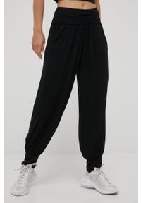 Deha spodnie damskie kolor czarny joggery high waist. Stan: podwyższony. Kolor: czarny. Materiał: dzianina, materiał, wiskoza