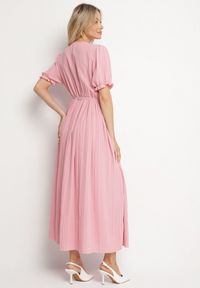 Born2be - Różowa Kopertowa Sukienka z Bawełną i Paskiem Ivellevia. Okazja: na co dzień. Typ kołnierza: dekolt w serek. Kolor: różowy. Materiał: bawełna. Długość rękawa: długi rękaw. Sezon: lato. Typ sukienki: kopertowe. Styl: elegancki, casual, klasyczny #5