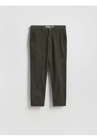 Reserved - Bawełniane spodnie chino slim - zielony. Kolor: zielony. Materiał: bawełna