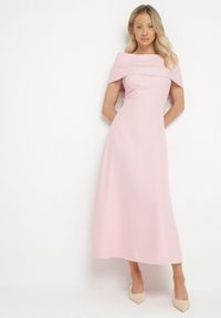 Born2be - Różowa Sukienka o Rozkloszowanym Kroju na Ramiączkach z Wywijanym Dekoltem Jenathia. Okazja: na studniówkę, na ślub cywilny, na wesele, na imprezę. Kolor: różowy. Długość rękawa: na ramiączkach #5