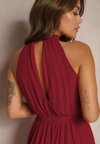 Renee - Bordowy Kombinezon z Dekoltem Typu Halter i Gumką w Talii Zolefia. Kolor: czerwony. Długość: długie. Styl: elegancki #3