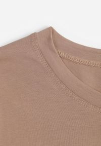 Renee - Brązowy Casualowy Bawełniany T-shirt Rivali. Okazja: na co dzień. Kolor: brązowy. Materiał: bawełna. Styl: casual #5