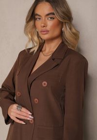 Renee - Brązowa Marynarka Dwurzędowa z Usztywnionymi Ramionami Emivori. Okazja: na co dzień. Kolor: brązowy. Materiał: jeans. Styl: casual, elegancki