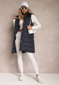 Renee - Granatowa Kamizelka z Pikowaniem i Odpinanym Kapturem Glenova. Kolor: niebieski. Wzór: jednolity. Styl: klasyczny
