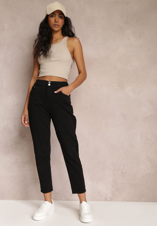 Renee - Czarne Jeansy Mom Fit z Wysokim Stanem i Gumką w Pasie Yvona. Okazja: na co dzień. Stan: podwyższony. Kolor: czarny. Styl: elegancki, casual, klasyczny
