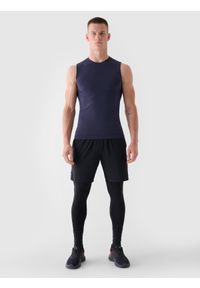 4f - 4F Spodenki treningowe szybkoschnące męskie 4F x Robert Lewandowski - czarne XXL. Kolor: czarny. Materiał: dzianina, włókno, syntetyk, materiał, elastan. Długość: krótkie. Wzór: gładki, ze splotem, jednolity