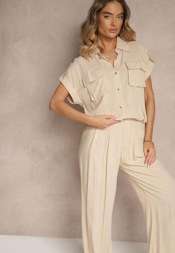 Renee - Beżowy Komplet z Wiskozy Spodnie i Koszula Ozdobiona Kieszeniami Rinalienna. Kolor: beżowy. Materiał: wiskoza. Wzór: aplikacja