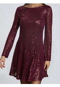Sinsay - Sukienka mini z ozdobnymi cekinami - czerwony. Kolor: czerwony. Długość: mini #1