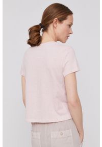 GAP T-shirt damski kolor różowy. Kolor: różowy. Materiał: dzianina. Wzór: nadruk #5