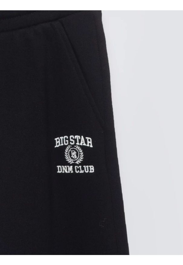 Big-Star - Spodnie dziewczęce dresowe czarne Nomap 906. Okazja: na spacer, na co dzień, na uczelnię. Kolor: czarny. Materiał: dresówka. Wzór: haft. Styl: casual, elegancki, młodzieżowy, klasyczny