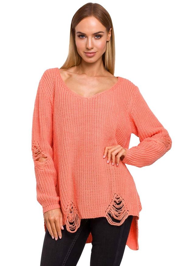 MOE - Brzoskwiniowy Nowoczesny Sweter Oversize z Efektem Damage. Kolor: pomarańczowy. Materiał: poliamid, akryl