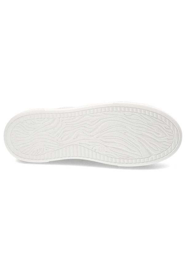 Białe Sneakersy Wasak Stylowe Obuwie Damskie. Okazja: na co dzień. Zapięcie: bez zapięcia. Kolor: biały. Materiał: skóra. Szerokość cholewki: normalna. Wzór: grochy. Sezon: wiosna. Obcas: na platformie