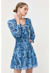 Guess sukienka kolor niebieski mini rozkloszowana. Kolor: niebieski. Typ sukienki: rozkloszowane. Długość: mini