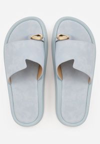 Renee - Niebieskie Klapki Japonki Ozdobione Aplikacją na Palcu Noevianna. Okazja: na spacer, na co dzień. Kolor: niebieski. Materiał: jeans. Wzór: aplikacja. Sezon: wiosna, lato. Styl: casual #7