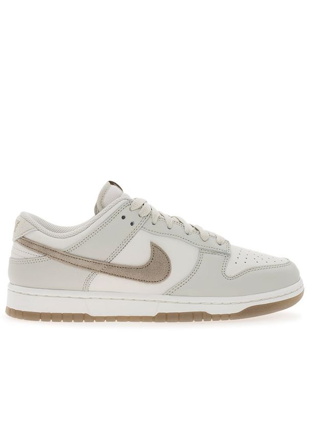 Buty Nike Dunk Low Retro SE FJ4188-001 - białe. Kolor: biały. Materiał: guma, syntetyk, skóra. Szerokość cholewki: normalna. Sezon: lato