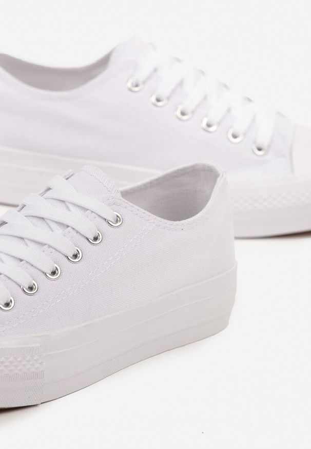Born2be - Białe Trampki Vices na Grubszej Podeszwie pod Kostkę Tilomea. Okazja: na co dzień. Zapięcie: sznurówki. Kolor: biały. Materiał: jeans. Styl: casual