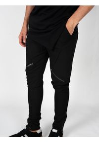 La Haine Inside Us Spodnie | P24033RLM126 | Mężczyzna | Czarny. Okazja: na co dzień, do pracy. Kolor: czarny. Materiał: poliester, wiskoza, elastan. Styl: casual, elegancki #3