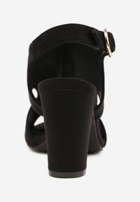 Born2be - Czarne Ażurowe Sandały Vices na Słupku z Wkładką ze Skóry Naturalnej Obelle. Okazja: na co dzień. Zapięcie: sprzączka. Kolor: czarny. Materiał: skóra. Wzór: ażurowy. Obcas: na słupku. Styl: casual, elegancki. Wysokość obcasa: średni #8