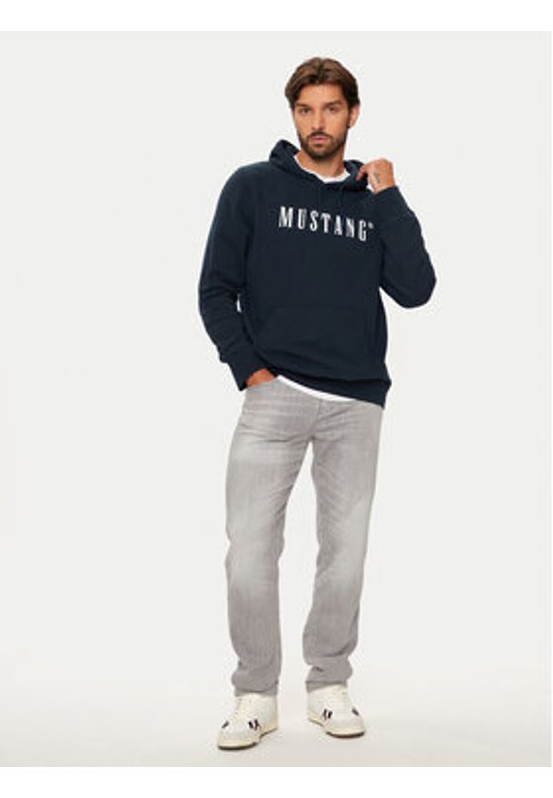Mustang Bluza Bronson 1014687 Granatowy Regular Fit. Kolor: niebieski. Materiał: bawełna