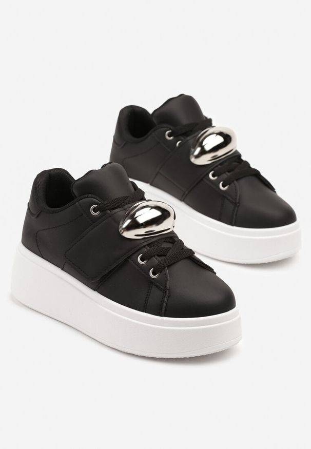 Born2be - Czarne Sneakersy na Platformie z Metaliczną Ozdobą Weolinne. Okazja: na co dzień. Kolor: czarny. Materiał: dresówka, skóra. Wzór: aplikacja. Obcas: na platformie