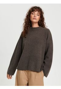 Sinsay - Sweter - brązowy. Kolor: brązowy. Materiał: dzianina. Wzór: gładki