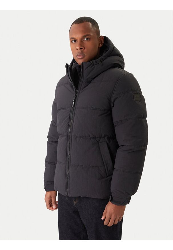 Mustang Kurtka zimowa Oakfield 1017069 Czarny Regular Fit. Kolor: czarny. Materiał: syntetyk. Sezon: zima