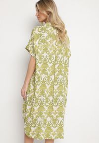 Born2be - Ciemnozielona Pudełkowa Sukienka Koszulowa z Wiskozy w Ornamentalny Print Vanisse. Okazja: na co dzień. Kolor: zielony. Materiał: wiskoza. Długość rękawa: krótki rękaw. Wzór: nadruk. Sezon: wiosna, lato. Typ sukienki: koszulowe. Styl: casual #4