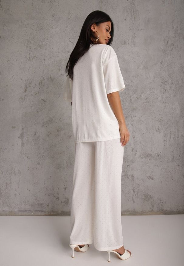 Renee - Biały Oversizowy Komplet Zdobiony Cyrkoniami T-shirt i Spodnie Arnateia. Kolor: biały. Wzór: aplikacja