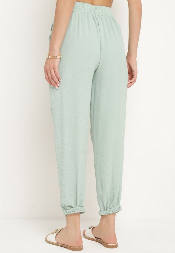 Born2be - Miętowe Dresowe Spodnie z Gumką w Pasie i Wysokim Stanem Dimrou. Stan: podwyższony. Kolor: miętowy. Materiał: dresówka. Długość: długie. Styl: elegancki