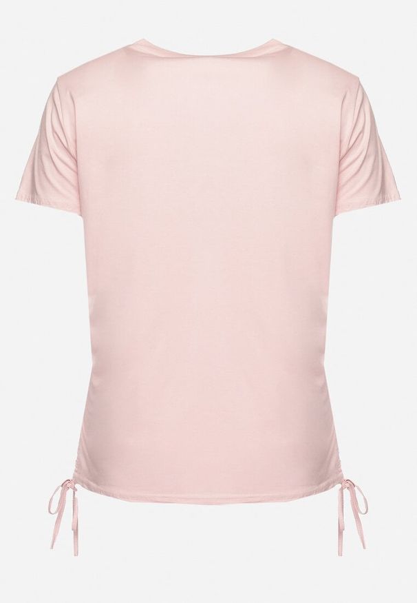 Born2be - Różowy T-shirt z Bawełny Ozdobiony Cyrkoniami i Ściągaczami po Bokach Forena. Okazja: na co dzień. Kolor: różowy. Materiał: bawełna. Wzór: aplikacja. Styl: casual
