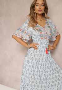 Renee - Jasnoniebieska Sukienka Maxi z Krótkim Rękawem i Gumką w Talii Emaya. Kolor: niebieski. Materiał: wiskoza, tkanina. Długość rękawa: krótki rękaw. Styl: boho. Długość: maxi #4
