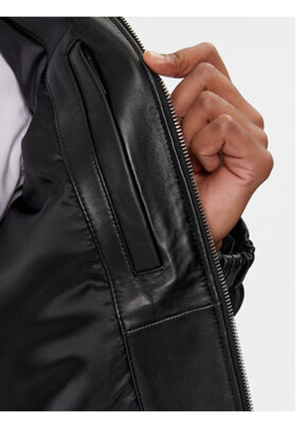 Calvin Klein Kurtka skórzana Hero K10K112372 Czarny Regular Fit. Kolor: czarny. Materiał: skóra