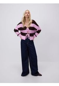 Reserved - Kardigan z wiązaniem - różowy. Kolor: różowy. Materiał: dzianina, wełna #1