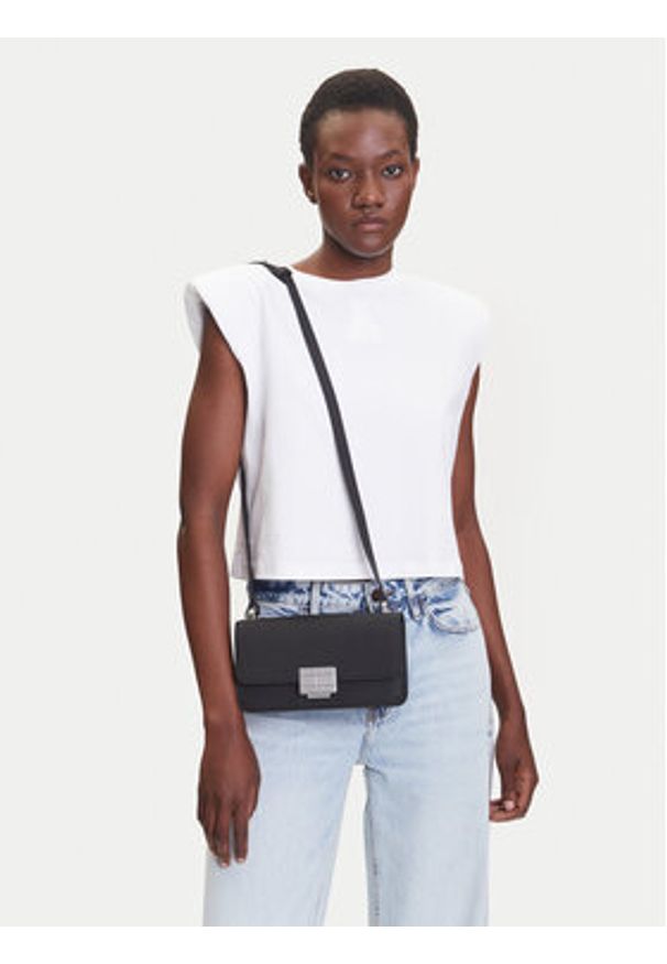 Tommy Jeans Torebka Tjw Fashionista Crossover AW0AW17306 Czarny. Kolor: czarny. Materiał: skórzane