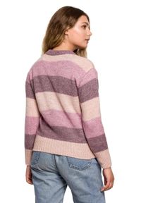 Polskie swetry - Mięciutki wełniany sweter w kolorowe paski różowy. Okazja: na co dzień. Kolor: różowy. Materiał: wełna. Długość: długie. Wzór: paski, kolorowy. Sezon: jesień, zima. Styl: casual, elegancki #3