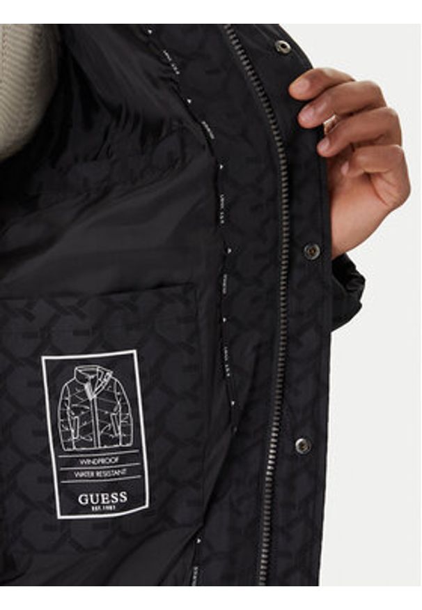 Guess Kurtka zimowa M5BL2M W2232 Czarny Regular Fit. Kolor: czarny. Materiał: syntetyk. Sezon: zima