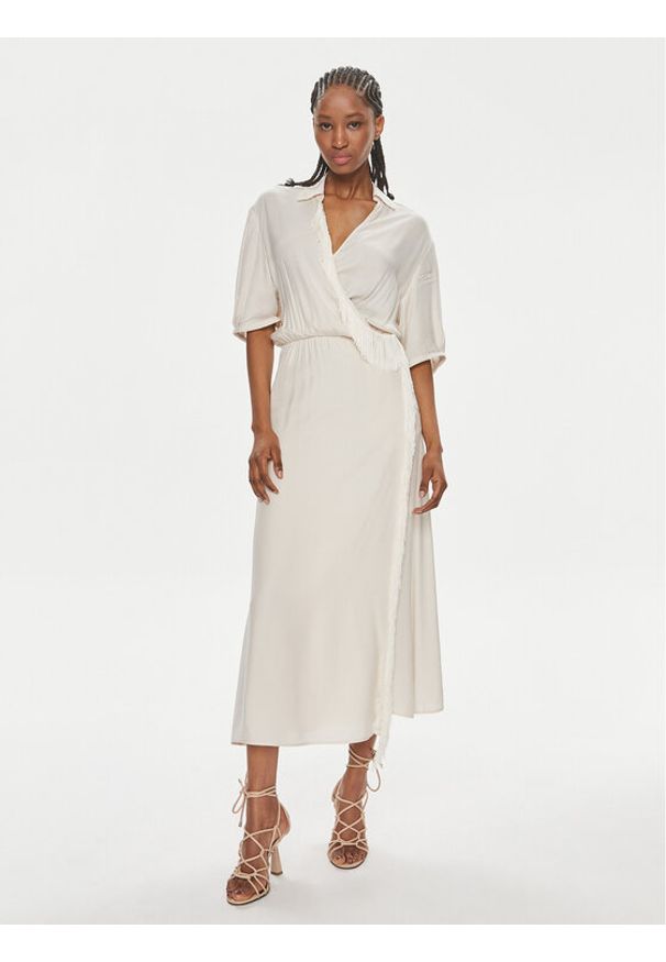Pinko - PINKO Sukienka codzienna Macbeth 103561 A1WV Beżowy Relaxed Fit. Okazja: na co dzień. Kolor: beżowy. Materiał: wiskoza. Typ sukienki: proste. Styl: casual