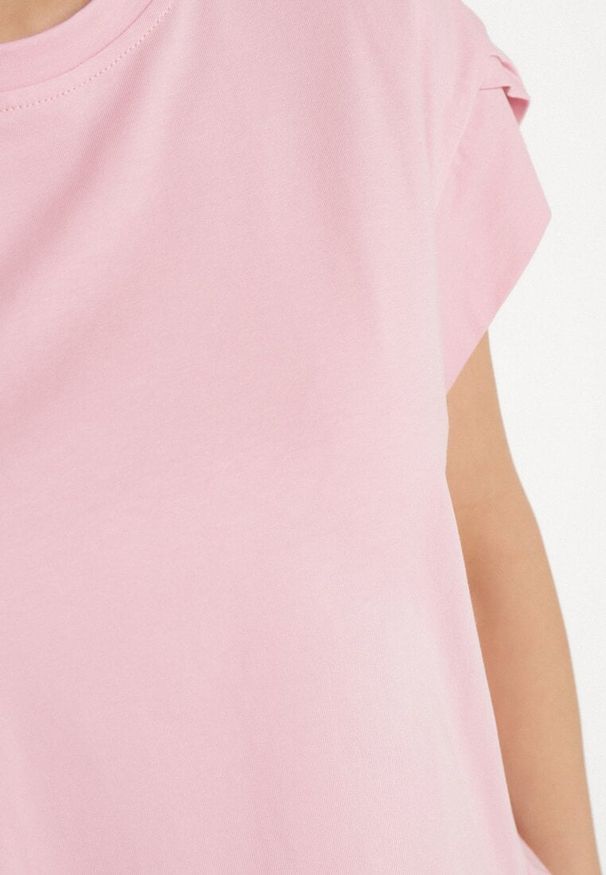 Born2be - Różowy T-shirt z Bawełny Ozdobiony Rozcięciami przy Rękawach Katirna. Okazja: na co dzień. Kolor: różowy. Materiał: bawełna. Wzór: aplikacja. Styl: klasyczny, casual