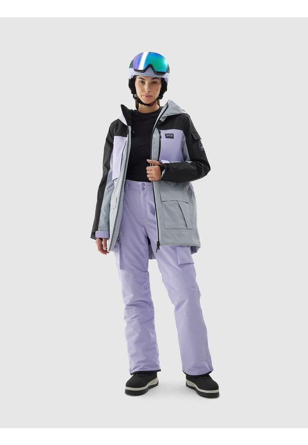 4f - Kurtka snowboardowa membrana 15000 damska - fioletowa. Kolor: fioletowy. Materiał: włókno, mesh, materiał, syntetyk, poliester. Technologia: Thinsulate. Sezon: zima. Sport: snowboard