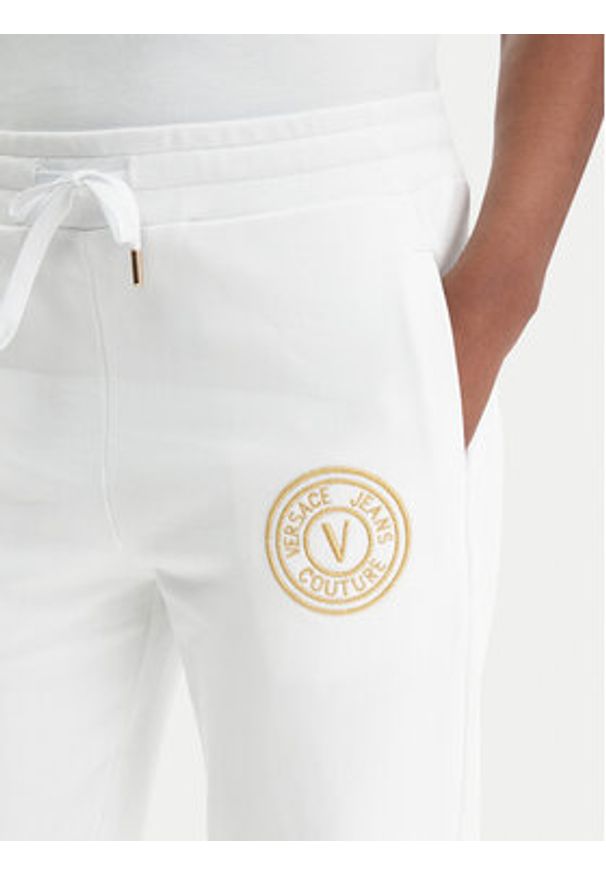 Versace Jeans Couture Spodnie dresowe 80HAAT02 CF01T Biały Regular Fit. Kolor: biały. Materiał: bawełna