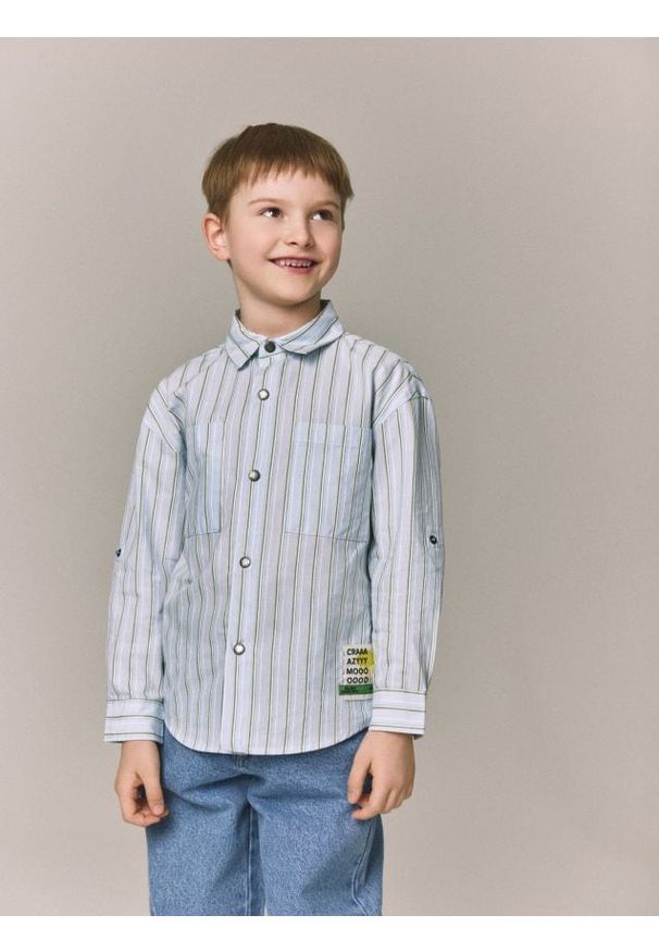 Reserved - Bawełniana koszula w paski - jasnoniebieski. Kolor: niebieski. Materiał: bawełna. Wzór: paski