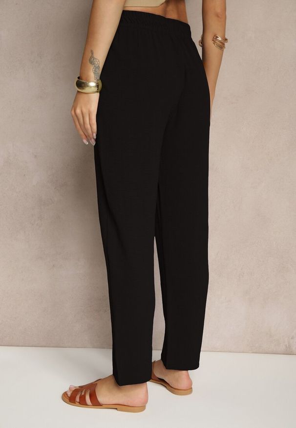 Renee - Czarne Spodnie z Bawełną o Szerokim Kroju High Waist Fanelithia. Okazja: na co dzień. Stan: podwyższony. Kolor: czarny. Materiał: bawełna. Styl: casual