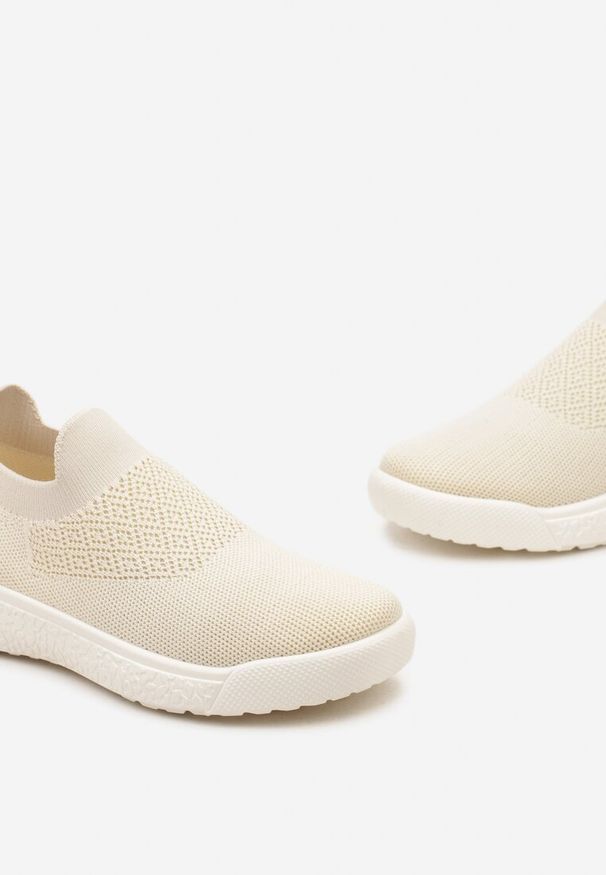 Born2be - Beżowe Buty Sportowe na Grubej Podeszwie ze Skarpetkową Cholewką Tarnilla. Okazja: na co dzień. Zapięcie: bez zapięcia. Kolor: beżowy. Szerokość cholewki: normalna