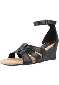 Clarks - Sandały CLARKS KYARRA JOY Czarny. Kolor: czarny. Materiał: syntetyk, tkanina, skóra. Sezon: lato